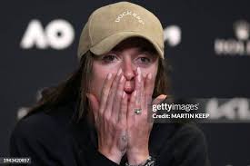 1,974 Linda Martin Photos & High Res Pictures