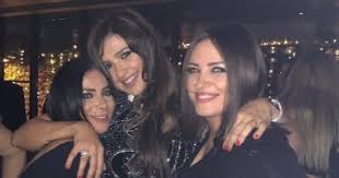 أيضا مازالت قضية الفنانة ياسمين عبدالعزيز وزوجها السابق محمد حلاوة، تتصدر حديث رواد السوشيال ميديا، بعدما دخل فنانون في الصراع مع الممثلة ريهام حجاج، الزوجة الحالية لـ حلاوة، التي صرحت في. ÙŠØ§Ø³Ù…ÙŠÙ† Ø¹Ø¨Ø¯ Ø§Ù„Ø¹Ø²ÙŠØ² ÙˆØ²ÙˆØ¬Ù‡Ø§ Ø§Ù„Ø³Ø§Ø¨Ù‚