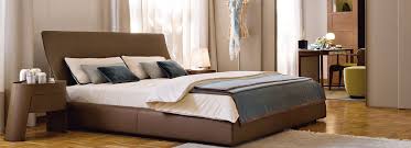 Milia is a modern and dynamic company, specialized in the care of the interiors and exteriors of the house. Doppelbett Altea Giorgetti Modern Polster Kopfteil