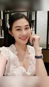 Quế Trân nghệ sĩ nhân dân cải lương trẻ nhất Việt Nam độc thân xinh đẹp