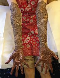 Intricate Bridal Henna Above The Elbows Front And Back Mehndi Designs Henna Designs Bridal Henna Designs
