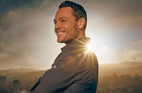 Lo stadio è la prima traccia contenuta nel greatest hits, tzn best of tiziano ferro. E Cominciato Lo Stadio Tour 2015 Di Tiziano Ferro Radio Piterpan Forever Fun Forever Young