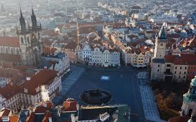 Ea se învecinează cu polonia la nord, cu germania la vest, cu austria la sud și cu slovacia la est. Cehia InÄƒspreÈ™te RestricÈ›iile Sanitare Europa Fm