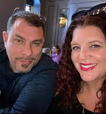 Are there any business owners in Baraboo, Wisconsin, who would be willing  to trade business cards or fliers?