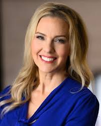 Sarah Land's Instagram, Twitter & Facebook