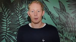 Vildanden, trøndelag teater 2017 andreas stoltenberg granerud snakker om sin karakter i stykket, hjalmar ekdal. Vildanden Et Gjennomsnittsmenneske Skuespiller Jonatan Filip Om Hjalmar Ekdal Youtube