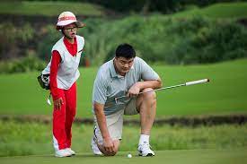 I looked it up and yao ming is exactly two feet taller than mr. Michael Douglas Jay Chou Yao Ming Top Footballers And Golfers Headline 2016 World Celebrity Pro Am At Mission Hills Haikou è§‚æ¾œæ¹–