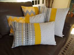 Housse De Coussin 40x40 Pas Cher Meilleur De Housse Coussin Graphique Laguerredesmots Couchesandsofa Couches And Sofa In 2020 With Images Easy Pillows Diy Pillows Cushions
