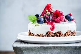 Knusprige Joghurt Tortchen Mit Gemischten Beeren Foodboom Rezept Joghurttorte Kuchen Und Torten Gemischte Beeren