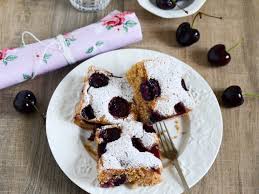 Das mehl kann in fast allen rezepten problemlos gegen weizenmehl ausgetauscht werden. Kirschkuchen Mit Dinkelmehl Extra Flaumig Und Saftig