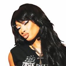 Adriana Newell (@adriana_newell)