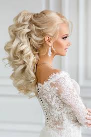 Un chignon 10 coiffures de stars que l'on veut pour notre mariage | page 2 … taylor swift a joué avec ses ondulations pour. 1001 Idees Pour La Coiffure Boucle Mariage Trouvez Les Plus Belles Options