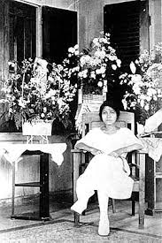 Lahir di likupang, minahasa, sulawesi utara, 17 februari 1896, marie thomas adalah wanita indonesia pertama yang menjadi dokter. Maria Catharina Josephina Ratulangie Tambajong Laniratulangi S Blog