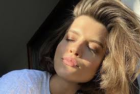 Les coupes pour avoir la tête au carré | coupe. Cette Coupe De Cheveux Que Toutes Les Femmes Vont Demander Chez Le Coiffeur A La Rentree