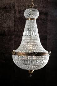 C'est un endroit où votre chemin croise celui d'inconnus, où vous avez envie de passer du temps, d'échanger. Montgolfiere Lustre D Occasion