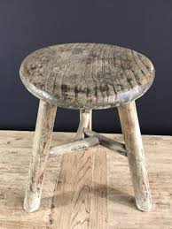 Decoupage technik ist die kunst, papiermotive zusammenzusetzen und damit oberflächen zu bekleben. Hocker Kaufen