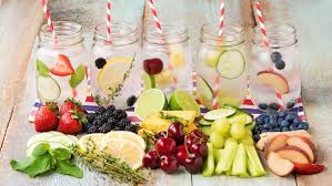 Bagi yang sedang diet, infused water dapat digunakan sebagai salah satu alternative minuman sehat. Dengan 8 Resep Infused Water Ini Langsing Nggak Cuma Jadi Mimpi