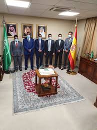 361 likes · 11 talking about this. à¦Ÿ à¦‡à¦Ÿ à¦° El Consulado Saudi En Malaga Esta Manana El Consulado Ha Organizado En Su Sede En Malaga Un Pequeno Acto Para Conmemorar El 90 Aniversario Del Dia Nacional Del Reino De Arabia
