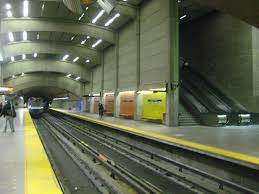 Place Saint Henri Metro De Montreal Wikipedia