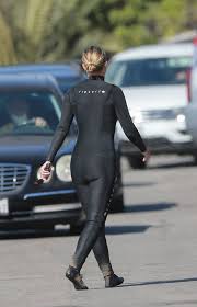 See more ideas about lara, lara worthington, worthington. Lara Worthington In Wetsuit Surfing In Malibu 12 03 2020 Celebskart
