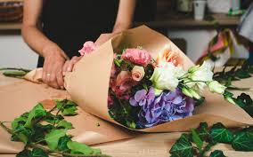 How to send flowers to someone, step 1: Online Flower Delivery In Dubai Mybayut