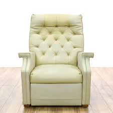 This Stratolounger Televiewer Lounge Chair Is Featured In A Durable White Vinyl This Mid Century M Mid Century Modern Recliner Modern Recliner Classic Chair