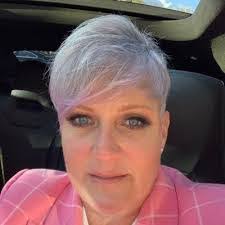 Shanna Hooper's Instagram, Twitter & Facebook