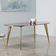 The expandable design goes from round to oval. Arden Dining Table Oval