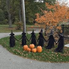 Our outdoor halloween decorations make it possible to create one theme or mix and match for the ultimate holiday tribute. 53 Most Trending Halloween Yard Decoration Ideas To Copy Right Now Halloween Outdoor Decorations Outdoor Halloween Awesome Outdoor Halloween Decorations