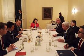 Emisarul francez posibil sa nu fi fost bine pregatit si sa fi fost de acord sa reziste presiunilor si convingerilor germane. Participarea Ministrului De Externe Teodor Melescanu La ConferinÅ£a De Securitate De La Munchen 17 19 Februarie 2017 Consulatul General Al Romaniei In Munchen