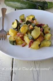 Potete rosolare le zucchine in padella, oppure cuocerle al vapore: Zucchine E Patate In Padella Ricette Ricette Contorni Ricette Vegetariane