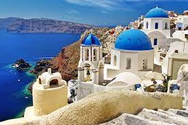 Griekenland is een land waar veel toeristen jaarlijks terugkeren om te genieten van een welverdiende vakantie. Vakantie Santorini Boek Je Reis Naar Santorini Tui