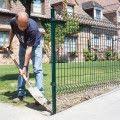Installer Une Cloture De Panneaux En Grillage Cloture Cloture Jardin Amenagement Jardin