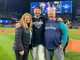 Cal Raleigh named finalist in 2022 Rawlings® American League Gold Glove  Award