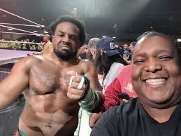 Pics from WWE in Springfield, IL over the weekend.