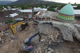 Prediksi gempa tidak pernah dilakukan hanya berdasarkan pada teori, karena teori prediksi gempa belum pernah tersedia sampai hari ini, atau ia sedang dibangun oleh banyak ahli di dunia. Pulau Lombok Kembali Diguncang Gempa 6 2 Sr