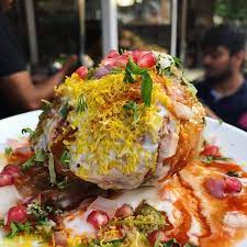Raj Kachori Is A Typical Rajasthani Street Food Which Has Become Very Popular It Is An Indian Chaat Made With A Large Puri Fi Chaat Recipe Food Street Food