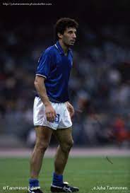 Joueur et entraîneur de football de l'association italienne. Juha Tamminen On Twitter Gianluca Vialli Italia 22 June 1988 At The Neckarstadion Of Stuttgart Gianlucavialli Euro1988 Azzurri