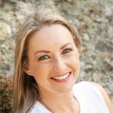 Nadia Hess's Instagram, Twitter & Facebook