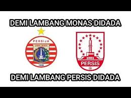 Gambar monas pada lambang persija pada awalnya bertepikan garis yang berbentuk kotak atau segi empat barulah pada tahun 1986 1987 lambang monas pada persija jakarta berubah menjadi sebuah lingkaran hal ini dilakukan untuk membedakan dengan tim ibukota lainnya seperti persitara psjs persijabar dan lain sebagainya. Chant Serupa Persis Persija Demi Lambang Youtube