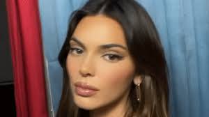 Überzeug dich selbst & bestelle jetzt das beliebte magic finish makeup mit 4 von 5 sternen How To Do Winged Eyeliner Like Gigi Hadid And Kendall Jenner