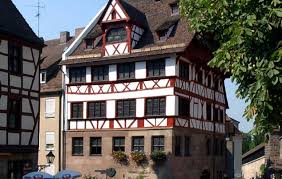 This is where franconian cuisine with traditional roots, freshness, and a passion for culinary delights come together. Allgemeines Zum Albrecht Durer Haus