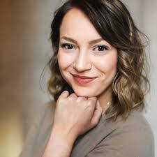 Sandra Stott's Instagram, Twitter & Facebook