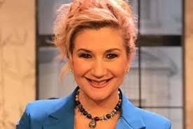 Medias and tweets on serenabortone ( serena bortone ) ' s twitter profile. Serena Bortone Spiazza I Social La Reazione Alla Sua Parodia