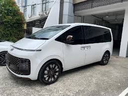The hyundai staria van was revealed less than a month ago, but details were limited then.we got to see tons of photos both inside and outside hyundai's new van, but specs and u.s. Hyundai Staria Meluncur Di Indonesia Ini Bocoran Spesifikasi Dan Harganya Otomotif Tempo Co