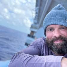 Kenneth Crabb's Instagram, Twitter & Facebook