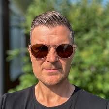 Ken Stringfellow's Instagram, Twitter & Facebook