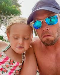 Pool side with my Ava. #outdaughtered #itsabuzzworld #avalane