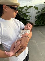 Meery Christmas Deej to all family is love Ford enjoy weekend ❤❤❤🌻🌻🎁🌲