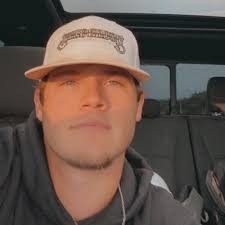 Kendall Corbett's Instagram, Twitter & Facebook